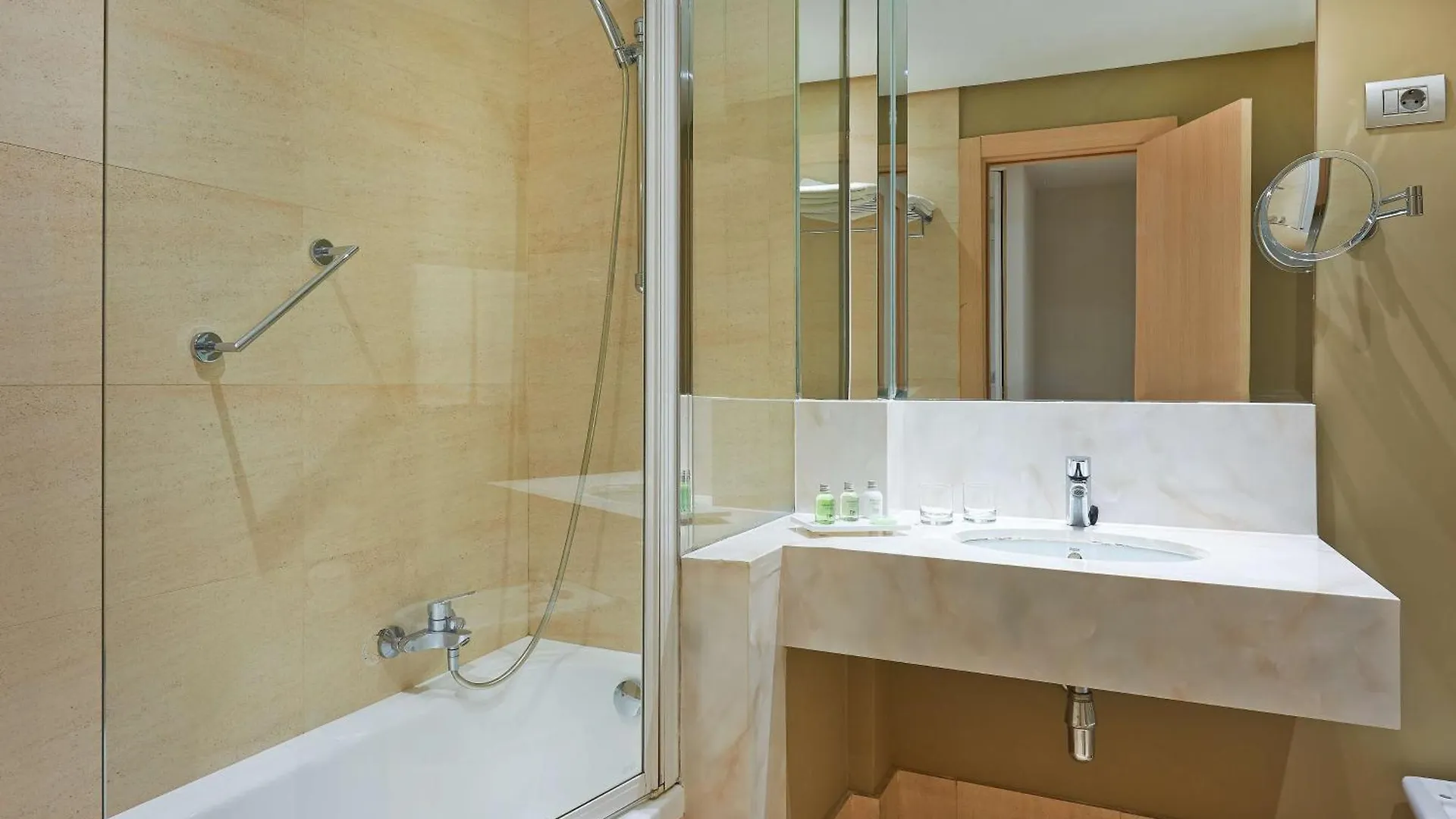 Nh Bilbao Deusto Hotel