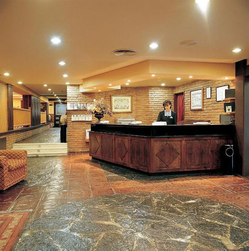 Nh Bilbao Deusto Otel 3*,